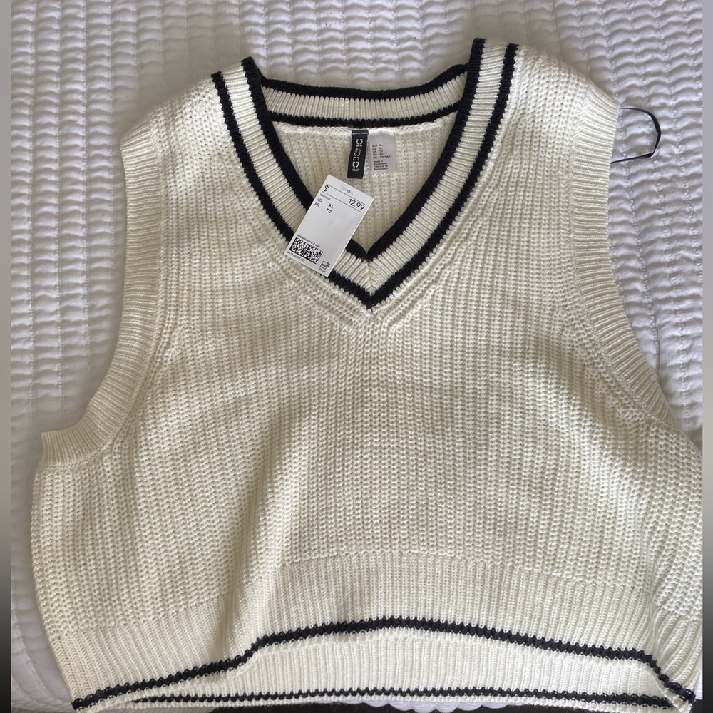 H&M Sweater Vest